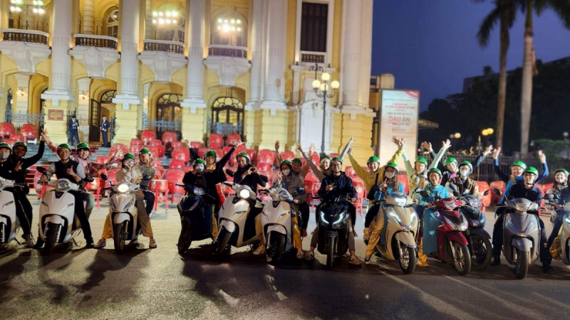 Hanoi Highlights & Hidden Gems by Scooter — 2