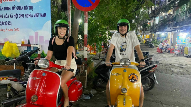 Hanoi Foodie Tour by Motorbike at Night — 2