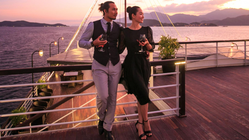 Nha Trang Bay Sunset Cocktail & Dinner Cruise — 2