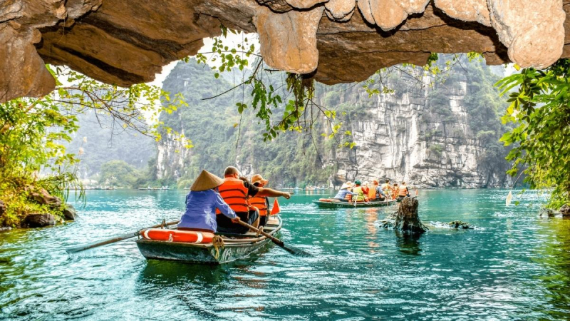 Ninh Binh: Hoa Lu - Tam Coc - Mua Cave (Deluxe Group from Hanoi) — 1
