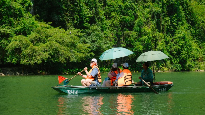Ninh Binh: Hoa Lu - Tam Coc - Mua Cave (Deluxe Group from Hanoi) — 6